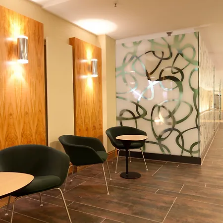 Otel Hilton Frankfurt Airport 4*