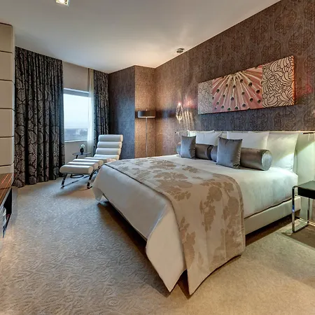 Hotel Hilton Frankfurt Airport 4*