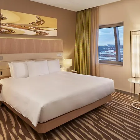 Hotel Hilton Frankfurt Airport 4*