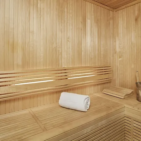 Hilton Frankfurt Airport Hotell 4*