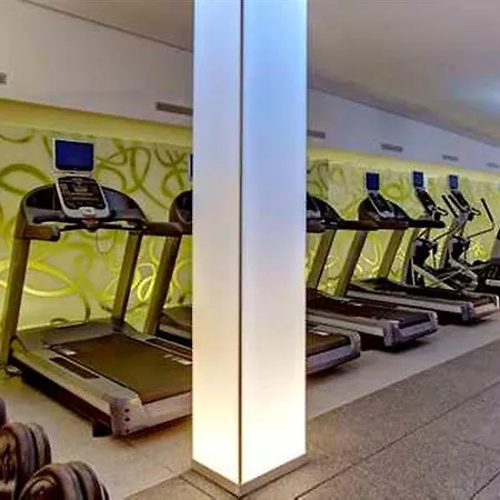 Hotel Hilton Frankfurt Airport 4*