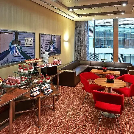 Hilton Frankfurt Airport 4*