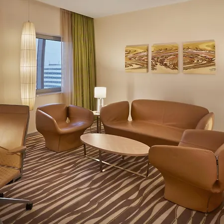 Hotel Hilton Frankfurt Airport 4*