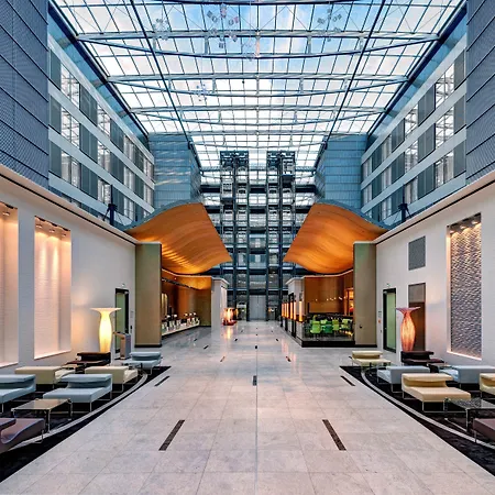 Hilton Frankfurt Airport 4* Frankfurt nad Menem