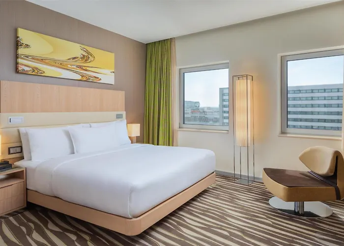 Hilton Frankfurt Airport Otel 4*