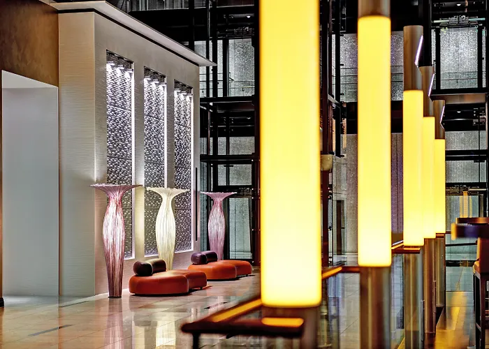 Otel Hilton Frankfurt Airport 4*